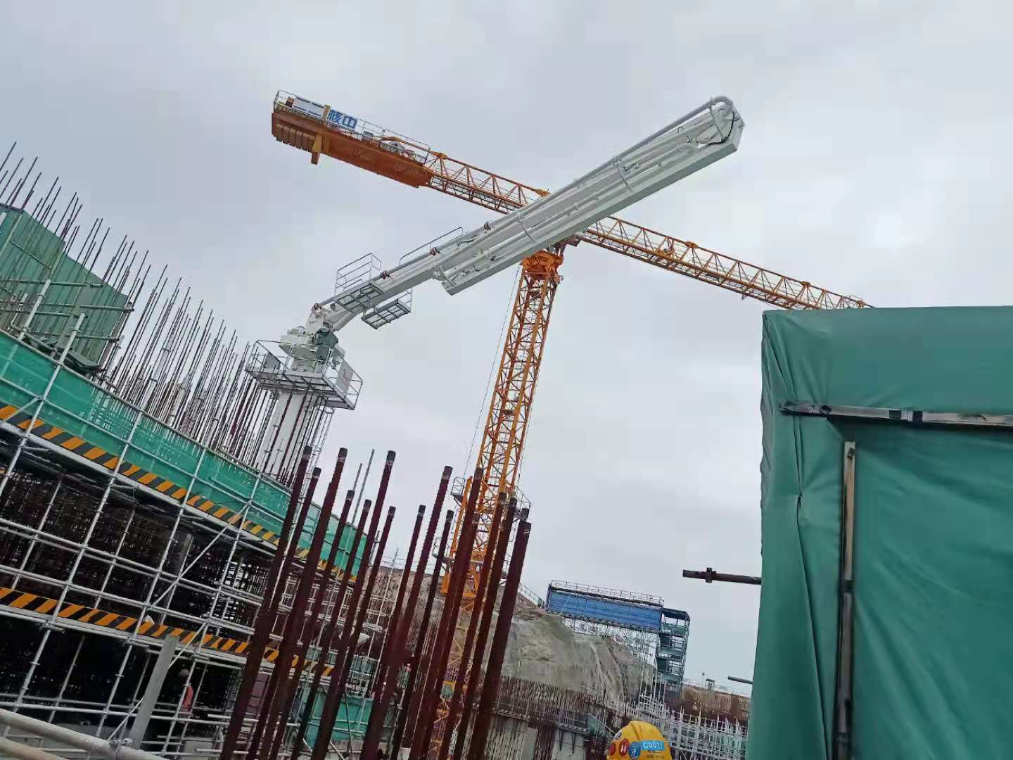 混凝土布料機(jī)安裝 混凝土布料機(jī)安裝